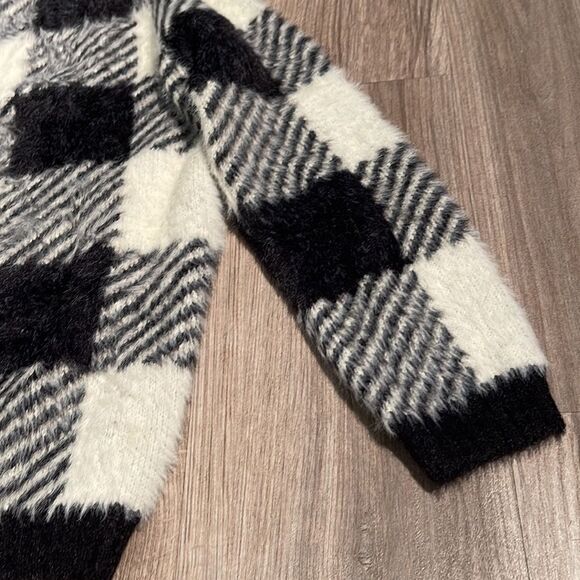 Women's Small Sweater - SUPER SOFT- Black and White - Picture 5 of 8